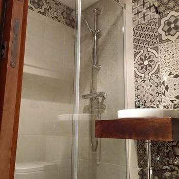 Solutex S.L. baño con azulejos